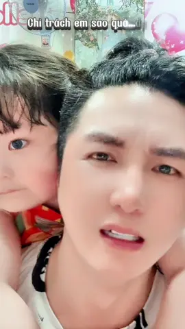 Đang tập hát cảm xúc chuẩn bị bấm máy cho MV TRỚ TRÊU một st của nhạc sỹ Trương Ngôn , e ấy đi ngang thấy mắt tui rưng tự nhiên chạy lại ôm lau núớc mắt an ủi , đẽ con gái đi đã lắm ❤️🌹