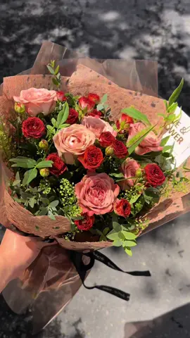 Đừng nghĩ ai đó sẽ thương bạn đến mức không thể rời xa…. 1 năm, 5 năm hay 10 năm cũng chỉ là con số mà thôii #tiemhoa997 #hoa #hoadep #hoaxinh #cacloaihoa🌸🌻🌹🌼 #xuhuong #trending #fyp #hoachualanh 