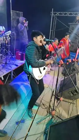 Gracias, Machacmarca, un poquito de lo maravilloso que fue 🎉🙌✨ . . #Cantante #Músico #Perú #Canchis #Cusco #Tinta #herederosdelabandurria #herederosdelabandurria #ramosberly #berlyramos #Escenario #Presentación #FlorSoncco #bandurria #fyp #parati #tiktok #viral @flor soncco @𝑮𝒆𝒓𝒔𝒐𝒏 𝑸. 𝑪. @LOBITO SOÑADOR 