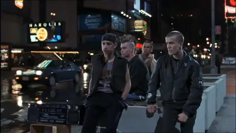 jason kicks the boombox 😂 #fridaythe13thpart8 #fridaythe13thpart8jasontakesmanhattan #jasontakesmanhattan #jasonvoorhees #kanehodder #horrorclip #horrorscene 