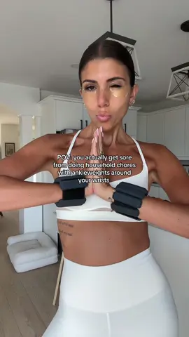 Will be doing this until further notice bc nothing is hotter than toned arms. Whos with me???? #fitgirl #tonedarms #girlythings #itgirl #summerbody 