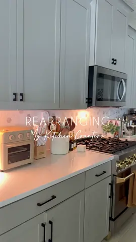 The bend and snap was not created for 'bad back' girlies OK😫😅 #declutteryourlife #declutterwithme #kitchenorganization #kitchenclean #organizedkitchen #kitchengadgets #clutterfree #wonderoven #ourplace #kitchenappliances #zlineappliances #kitchenware #kitchenorganizing #kitcheninspo #organizedhome #organizewithme 