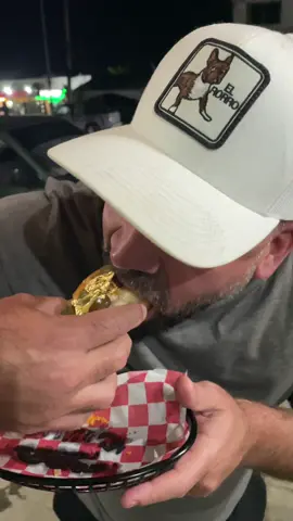 #asmr #eating #food #Foodie #dinner #streetfood #mexico #acapulco #hotdog edición @Laura Spoya #eat hasta le puso  #oro #gold este wey.   Probando los hot dogs del Dr Cota en Acapulco cuando fui. 