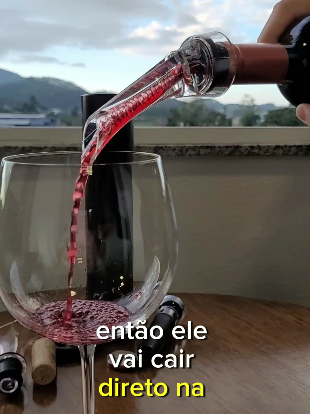 O aerador acelera o processo do decanter em até 50%!  #aerador  #vinhos  #degustaçãodevinho