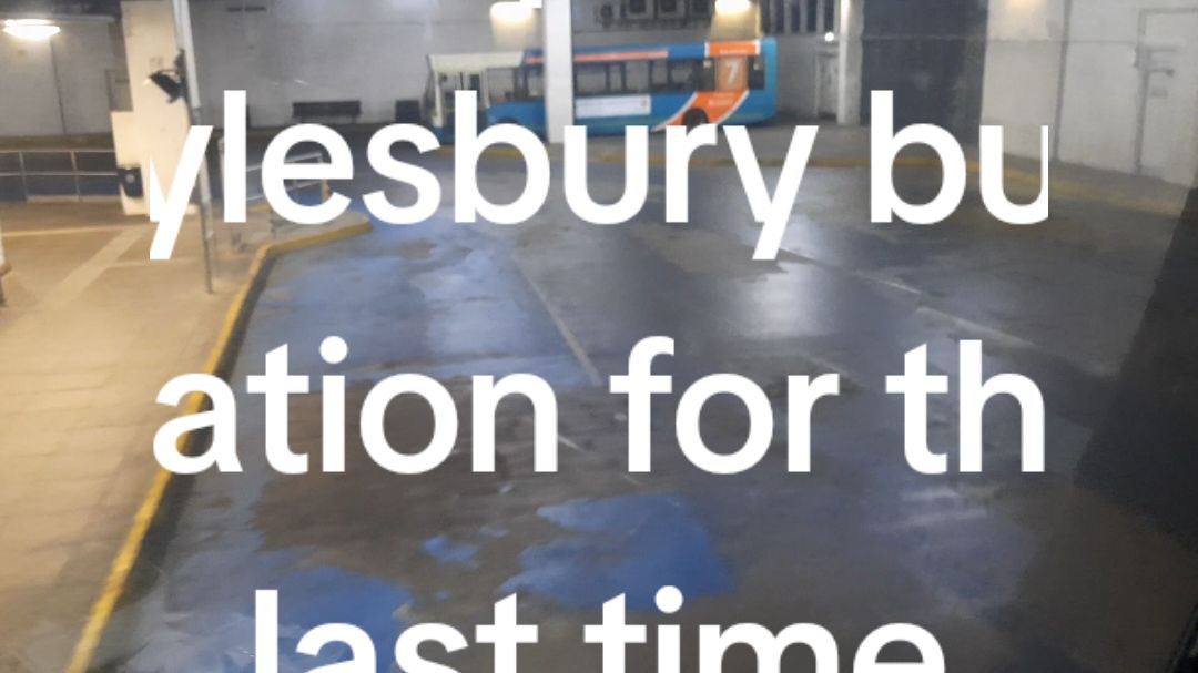 Final ride àround Aylesbury Bus Station for this Arriva bus. Taken late at night, 27th July 2024, the day both Aylesbury and High Wycombe Arriva depots closed for good.#arriva #arrivabus #arrivabedsandbucks #bus #busdriver #busstation #aylesbury #goodbye 