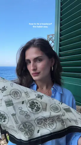 post-beach look ready to hop in my alfa romeo with sophia loren 🫶🏼#italiansummer #vintagefashion #italianstyle 