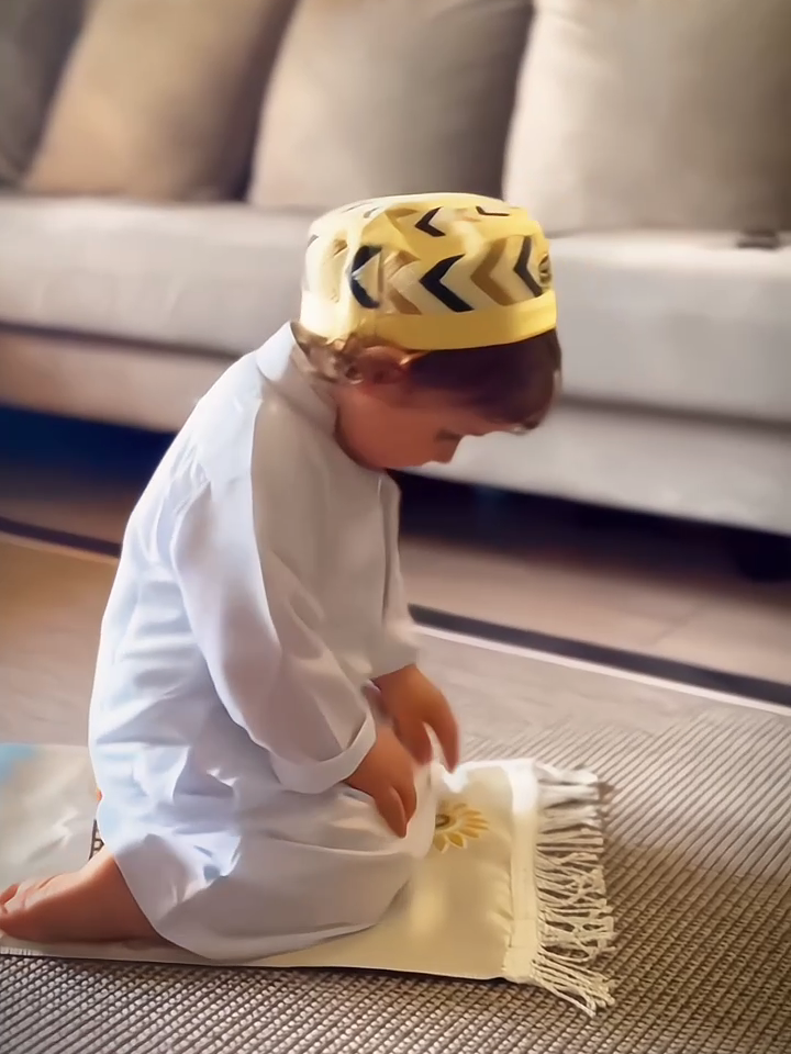 Say MASHALLAH ❤️ cute baby praying . #mashallah #baby #praying #Islam #Deen #Allah #subhanallah #viral #Makethisviral #Fyp