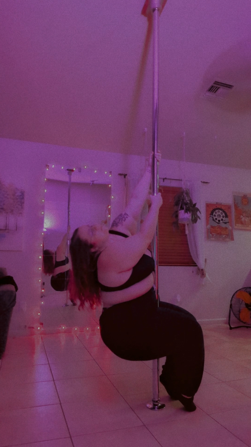 #plussizefitness #polefitness #dogsofttiktok 