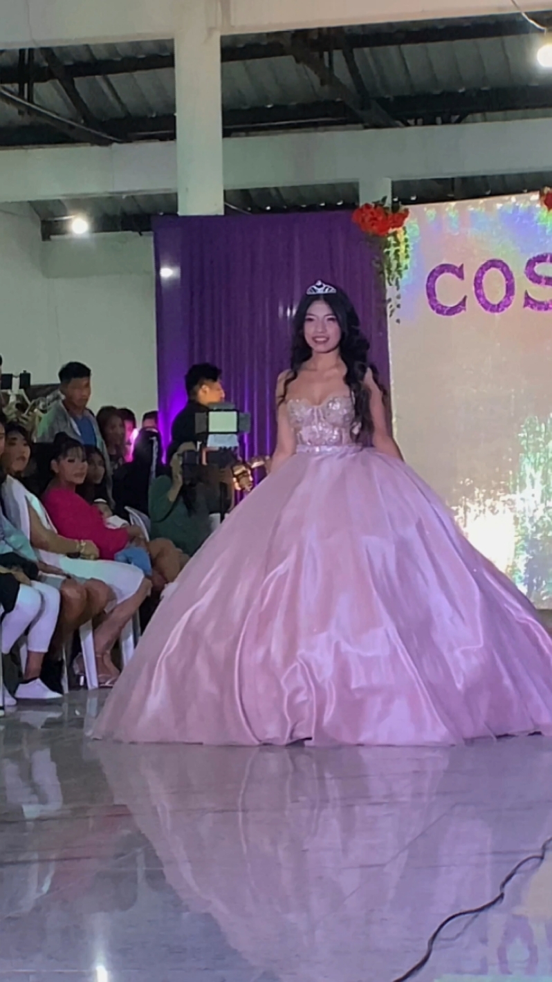 Quinciañera👑😊💕 Defile de Vanesa cossio❤️@COSSIO  #15años #quinciañera #princesa #quinceanera #15anos #CapCut 