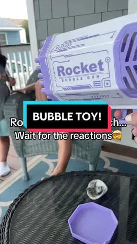 3 2 1 BUBBLESSSSSSSS #bubbles #tiktokmademebuyit #tiktokmademedoit #bubblegun #kidstoys #summerfun #summerfunforkids #bestvideo #fy #MomsofTikTok 