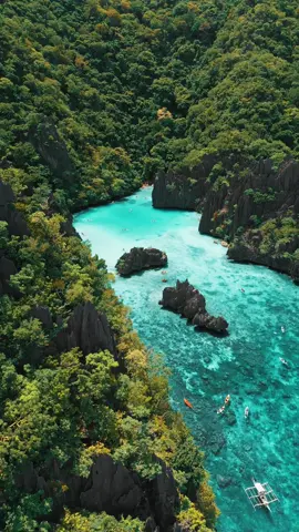 Cadlao Lagoon in El Nido, Palawan, Philippines #cadlaolagoon #elnido #palawan #philippines #travel 