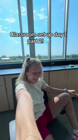 Classroom set up day 1 Part 2!🌸💕 I am sooooo excited for this school year!!🤩🥰 #teachersoftiktok #teacherlife #scienceteacher #middleschoolteacher #classroomsetup #classroom #classroomdecor 