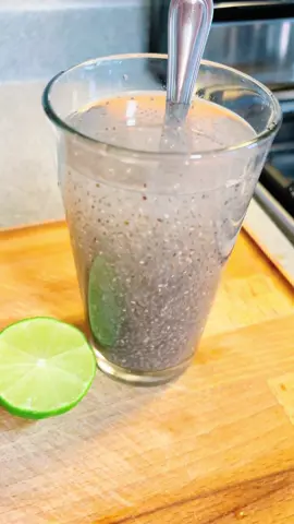 💦🍋‍🟩💪 Agua con chia y limón 🍋‍🟩en ayunas #aguaconchiaylinon #fyp  #paratiiiiiiiiiiiiiiiiiiiiiiiiiiiiiiiiii🦋 