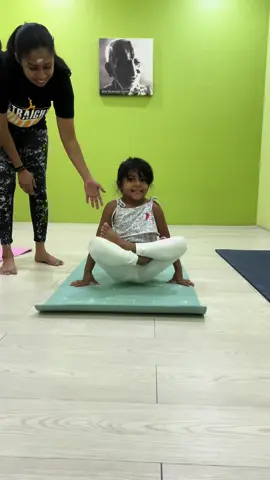 Yoga is the perfect opportunity for children to explore the power of their own minds and bodies, building both physical and mental strength for a lifetime. Start them young! Our kutty Seyesha exploring Tolasana for the first time ♥️ Classes at 𝗣𝘂𝗰𝗵𝗼𝗻𝗴 and 𝗕𝗮𝗻𝗱𝗮𝗿 𝗥𝗶𝗺𝗯𝗮𝘆𝘂.  Get in touch with me for more details! #rahasyayogastudio #sakthischoolofyoga #yogawithseethaann #yogaforkids #hathayogateacher #kidsyoga #funandvalues #littleyogis #buildingcommunitythroughfun @Seetha Ann Michelle @Dimple Darshini @Joy 