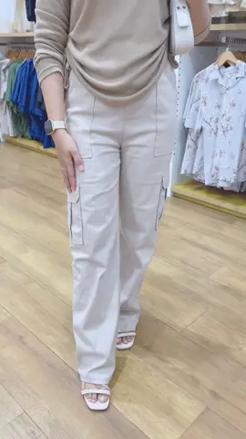 Cakep bangtt 💙 #outfitootd #cargopants #outfitoftheday #bawahanwanita #roracargopants #waktuindonesiabelanja #fyp #fypシ゚viral 