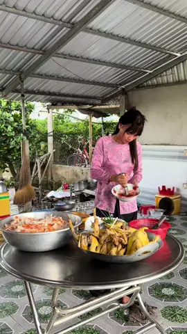 Mấy thằng không biết điều lại nhà ăn muốn ăn luôn chủ nhà #tuncuibap2 #tunthitrewiu 