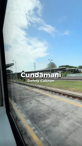 lagu sakral nya mas denny kalo denger lagu ini mesti merinding 🥹 btw kalo ke cirebon inget nya apa lur?#keretaapiindonesia #cirebonprujakan 