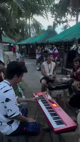 val Ortiz #do_the_reggae 