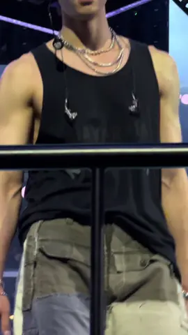 JOHNNY’S ARMS… WHAT WOULD YOU DO IF WHEN YOU GO OKAY HE SAID YES WOULD GO? #johnny #johnnynct #nct #nct127 #kpopfypシ #kpoptik #johnnysuh #nctjohnny 