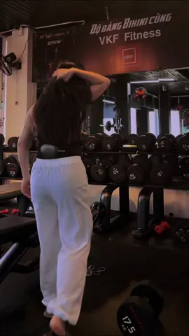 Thích cái cách cô ấy ngựa trước khi tập 😆