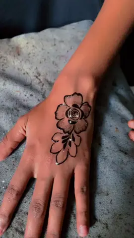 Naftada bar isku filnashaha#zihaamarts #viralvideo #henna 