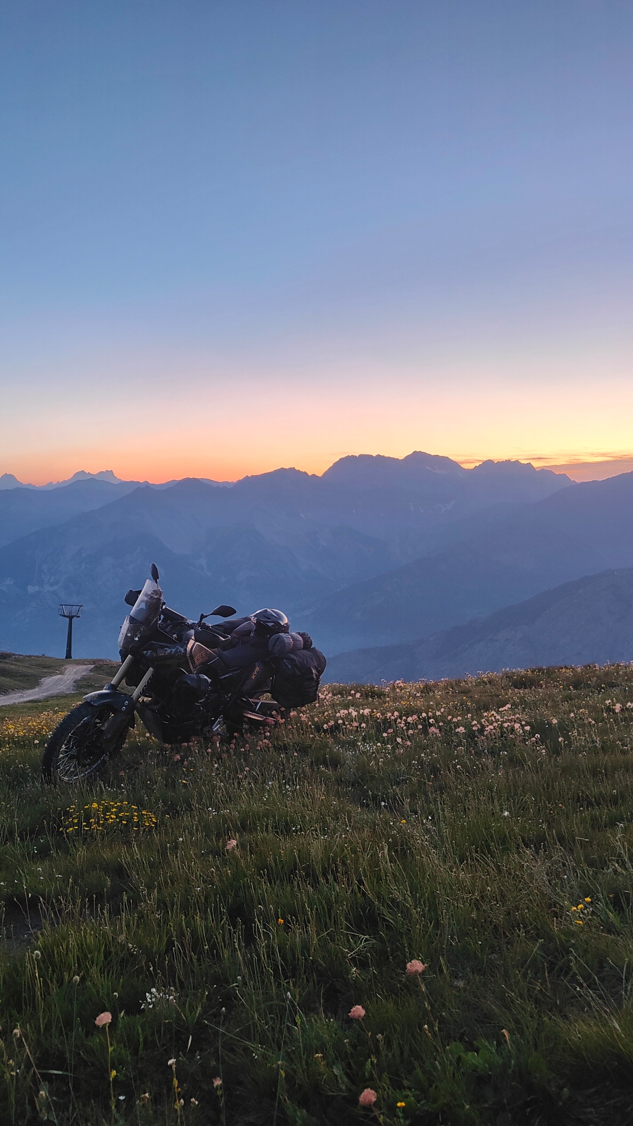 Am I Dreaming ? 🤔😇 De belles images arrivent ! 🫣🤘😁   #yamaha #yamaharacing #yamahatenere700 #tenere700 #voyage #roadtrip #ride #nature #naturephotography #natureshots #naturelovers #lovemountains #Love #lovenature #pirelli #motorcycle #moto #motivation #tent #tentcamping #camp #camping #italy #OffRoad #italia #nevergiveup #friendstrip #friends #bestoftheday  @Yamaha Motor France @Yamaha Motor Europe   @Decathlon   @Pirelli  @Fox Racing  @Scorpionexousa  @LinkMX_graphic 