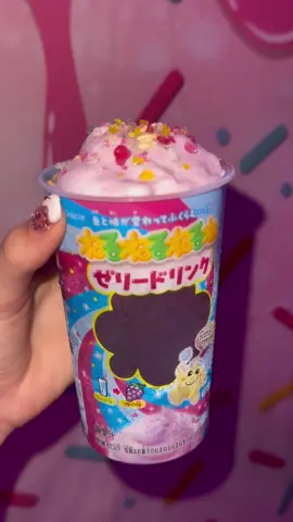 ねるねるねるねが飲み物になった💜🩷#お菓子 #新商品 #shorts #food 