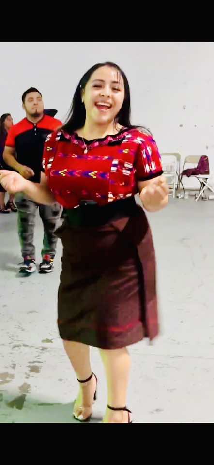 Asi mueve la Carmencita su Chikirikis. 