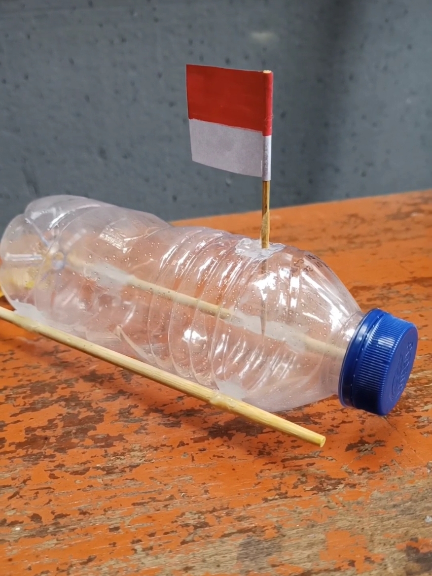 Bikin Mainan Perahu Dari Botol Bekas 🔥🔥 #tutorial #DIY #mainanunik #fyp #foryoupage 