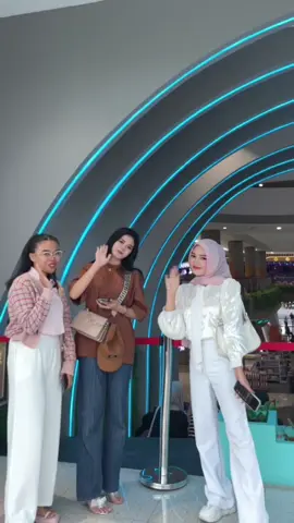 Spill outfit tteh garut ternyata totalnya..😱😱  #outfit #spilloutfit #indahfh #OOTD #ootdhijab #fyp #outfitcakep #outfitideas #indahfadhella
