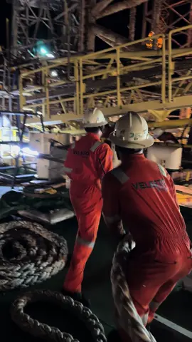 Roustabout catching Anaconda #mooring #offshore 