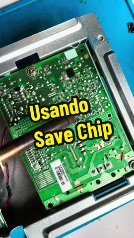 Usando Save Chip ⚡️ #soldagem #placa #eletrônica 