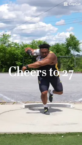 Another hear around the sun, bring on Year 27 🙏🏾  #TalkToEm🗣️ #BOUTDAT #shotput #discus #thrower #spin #glide #70Feet #throwertok #trackandfield #athlete #viral #training #strengthandconditioning #txst #usatf #athletics #killeentx 