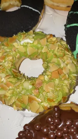 Ngemil sek aja #food #Foodie #yummy #mukbang #foodtiktok #fyp #dessert #donat #donuts 