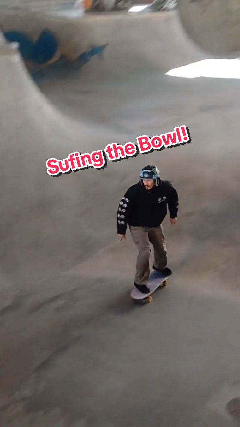 El Claudio Surfeando el Bowl #surfskate #surf #skate 