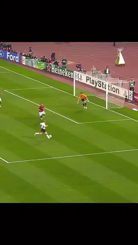 Ronaldo's best Headed Goals ☠️ ✈️ #ronaldo #goals #headed #footballedit #Soccer #fyp #foryou 