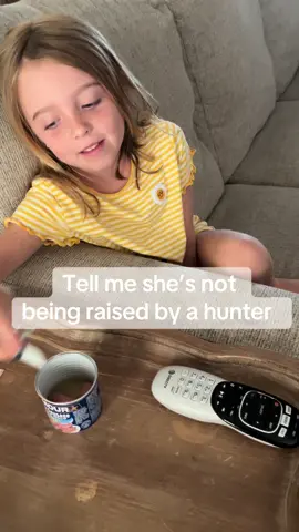Breakfast🤮🤢Her daddy likes them she said. #huntress #viennasausage #country #breakfast 