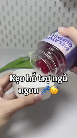 Thật sự em này giúp tui ngủ rất là ngon và sâu giấc luôn 😴💤 #hoanganh #hgaanh #review #keongungon #keongu #yiling #melatoningummies #candy #viral #xuhuong #muataitiktok 