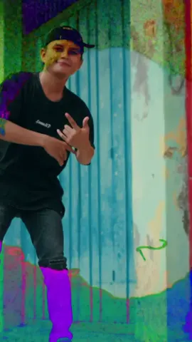 Mo ba gamon pa ngana ? sori e kita le masi mo laku🤪 JUDUL LAGU : IDAL - MANUSIA GOLOJO ! #idal #idalidaltrek #sound #discotanah @p3nabi 