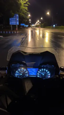 ฝนตกหวานเจี๊ยบ #forza350 #วัยรุ่นชิวไฟฟ้า #forzaดิวะ 