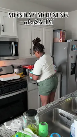 Monday Morning! How is summer almost over! Me and the boys are about to be OUTSIDE!  Also @International_Delight we are beefing because this is my last bottle of English Toffee and I can’t find it ANYWHERE!  #sahm #blacksahm #mondayroutine #DailyRoutine #CapCut 