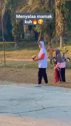Mamak nya atlet volly 😍 anaknya gak ada yang bisa main volly🫣😆#fypシ #fyp 