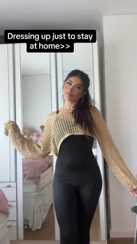 ootd. ugh i wish i was allowed to leave the house