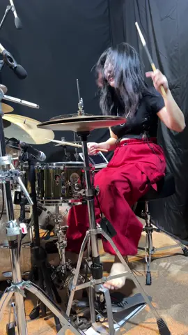 Đây là vid ngay sau khi tui bị văng dùi vào môi, i'm oke    Còn    Bạn có thời gian để nghe tôi giải thích khôngggg 🙂  #toradrums @Green Day #basketcase #drumcover #fyp #xh 