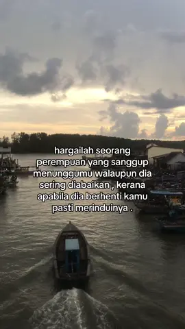 jika aku adalah wanita yang tidak layak bahagiakanmu , pergilah mencari yang bisa membuat kamu bahagia .