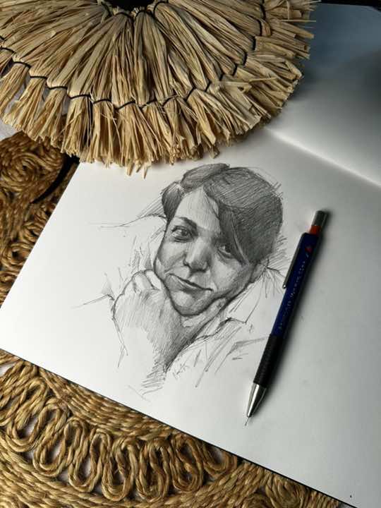 «На Беларусі бог жыве»,— Так кажа мой просты народ. Тую праўду сцвярджае раса ў траве І адвечны зор карагод. Тую праўду сцвярджае Упартасць хваль, І продкаў запавет, І мовы залатая сталь, І нашых дум сусвет. Тую праўду сцвярджае Ўсё зноў і зноў Ўсім лёсам,— Няхай спакваля,— У хмарах дубоў, У вясёлках агнёў  #караткевіч #караткевич #уладзіміркараткевіч #беларусь #беларускіцікток #беларускіярэкамендацыі #беларускітікток 