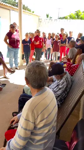 Hoje recebemos mais uma visitinha dessa galerinha animada ❤️✨ #amoraoproximo #gratidão #somosfelizes #amorporidosos 