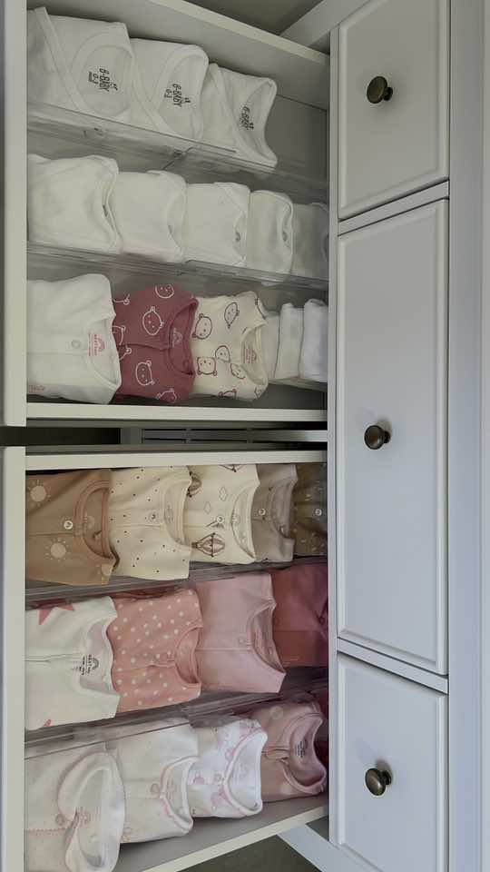 שידת החתלה מסודרת לנסיכה שבדרך💕#שידתהחתלה #סידורהבית #סידורשידתהחתלה #תינוק #אמאבטיקטוק #אמאצעירה #סדר #organizedhome #drawerorganization #drawerorganizer #סידורארונות #תינוקות #סידורארון #קיפול #קיפולבגדים #organize #פוריו #foryou 