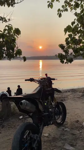 #fyp#crfsupermoto.     #senjasorehari  