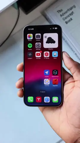 @Marques Brownlee showcased the new Siri, which will be available starting with the iPhone 15 Pro and later models.📱🤳 #worldstarhiphop #fyp #worldstar 